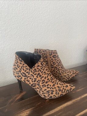 Leopard Print Pointed Toe Ankle Bootie - Brown